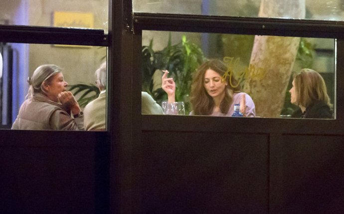 José Toledo cena con sus excuñadas