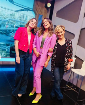 Tamara, con sus compañeras Nuria Roca y Cristina Pardo