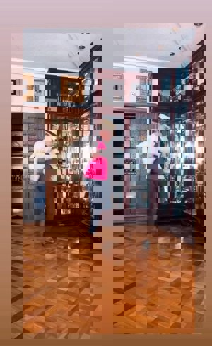 José Ortega Cano se arranca a bailar flamenco mientras su hijo toca el piano