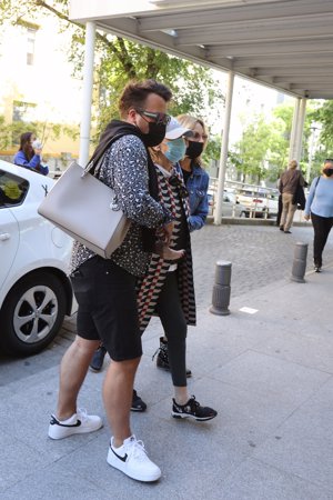 Mila intentó pasar desapercibida a su llegada al hospital