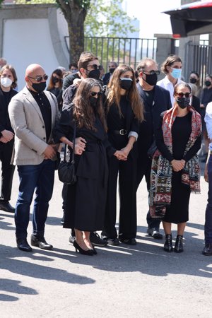 Toda la familia, muy afectada en el último adiós a la matriarca del clan