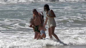 Irene Rosales, pendiente en todo momento de sus hijas