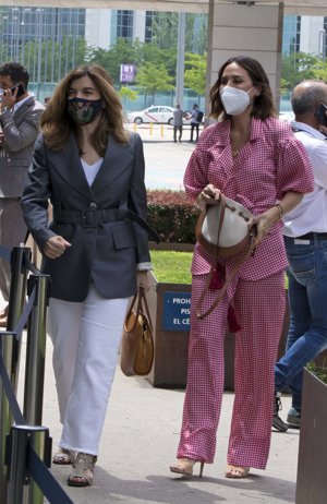 Tamara llegó con su hermana Xandra al homenaje a su padre