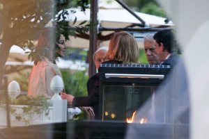 La pareja cenó con algunos amigos, entre los que se encontraba Tomás Terry