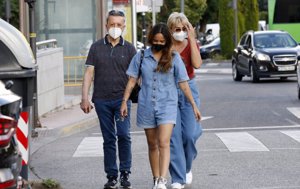 Muy serios, los tres han acudido a comisaría a poner una denuncia