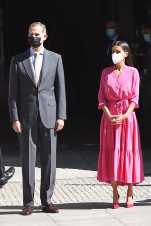 Los Reyes han inauguarado una exposición con motivo del centenario del nacimiento de Luis García Berlanga