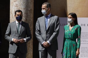 Los Reyes, junto al Presidente de la JUnta de Andalucía, Juanma Moreno