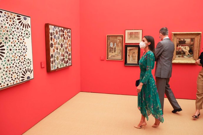 Los Reyes, durante su recorrido por la exposición