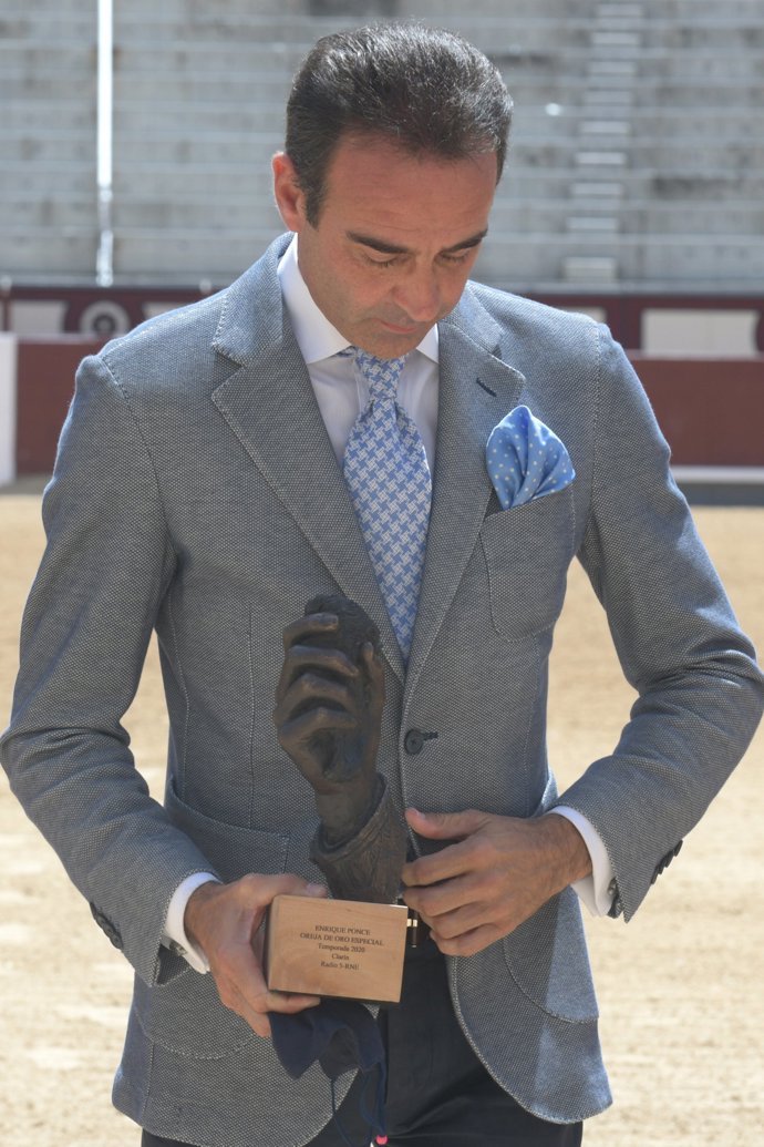Enrique Ponce, nuevo premio a su trayectoria
