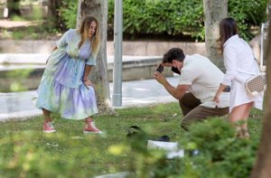 Rocío, muy concentrada en la sesión fotográfica