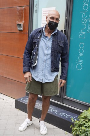 Kiko ha hablado amablemente antes de su entrada en quirófano