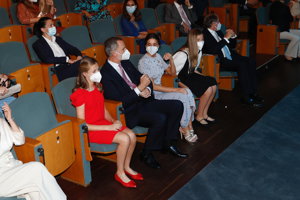 Los Reyes y sus hijas derrocharon complicidad y sonrisas durante toda la entrega de premios