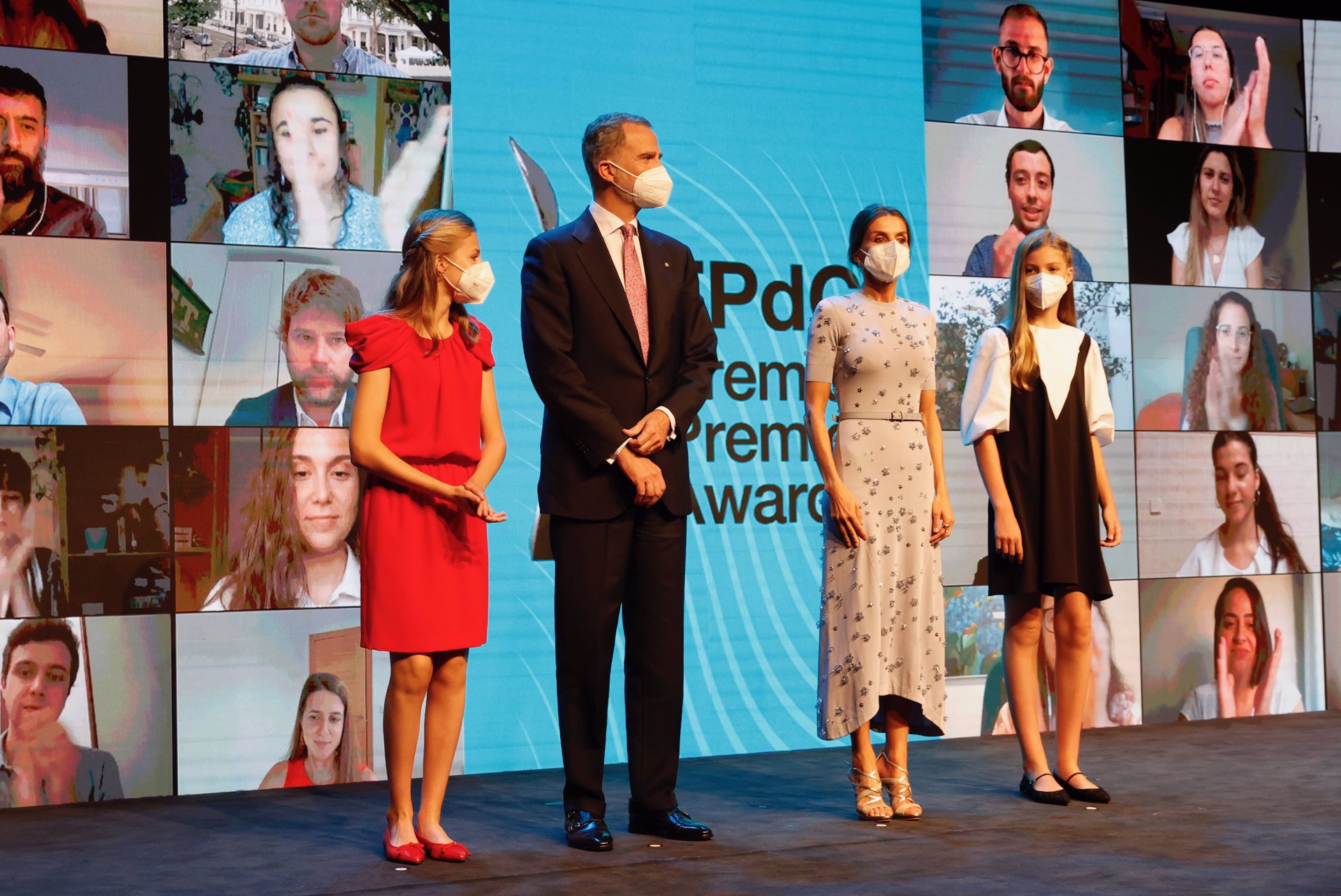 Los Reyes  y sus hijas en la entrega de los Premios Princesa Fundación de Girona