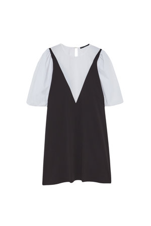 Este es el vestido de Sfera que ha estrenado la Infanta Sofía