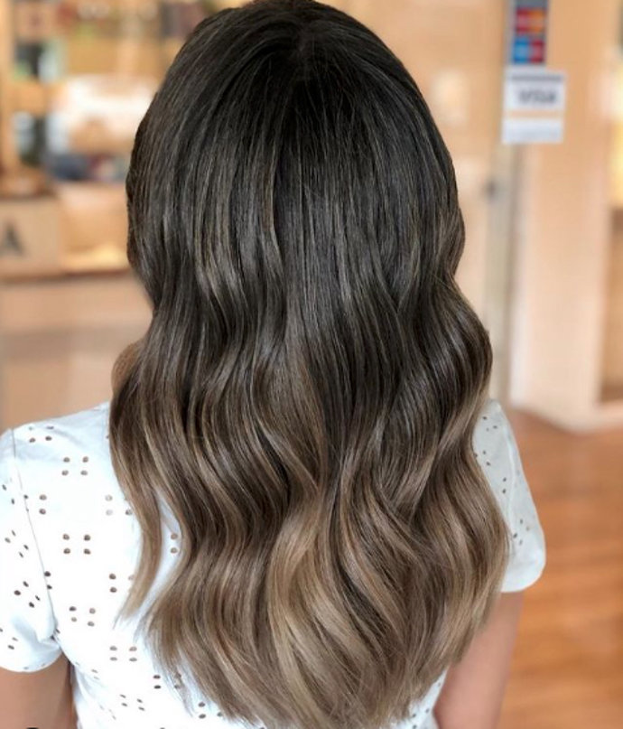 Degradado que aporta luz y endulza el rostro