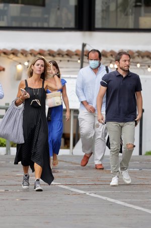 Amelia Bono y Manuel Martos abandonaron juntos la celebración