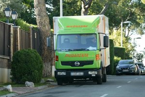 Un camión de mudanzas ha sacado las pertenencias de Ramón y Patricia tras su separación