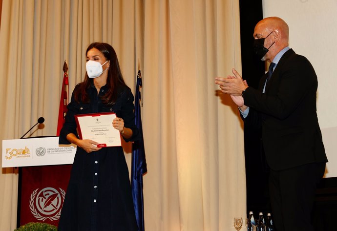 Doña Letizia ha vuelto a la facultad de Periodismo 26 años después