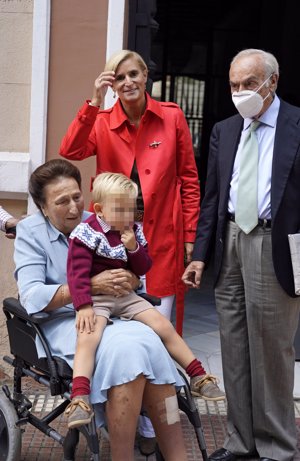 La hermana del Rey Emérito, muy tierna con su único nieto, Carlitos