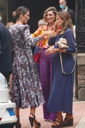 La inluencer, de lo más sonriente con sus amigas