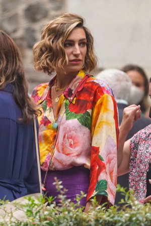 Espectacular, Eugenia apostó por un llamativo y colorido look