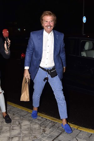 Bigote, de lo más sonriente en su vuelta a la realidad