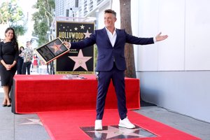 Alejandro Sanz, feliz con su estrella en el Paseo de la Fama de Hollywood