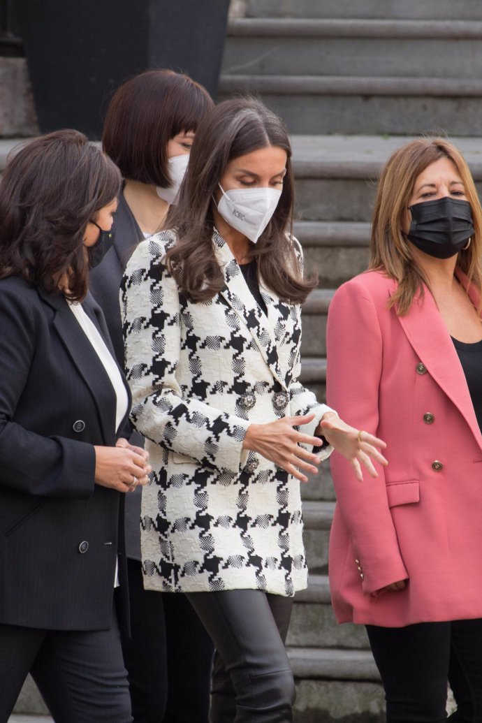 La Reina ha presumido orgullosa de sus canas