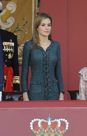 La Reina Letizia, en el primer desfile del 12 de octubre al que acudió con sus hijas