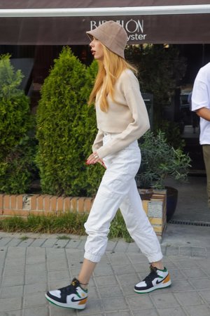 Alejandra, con un moderno y cómodo look