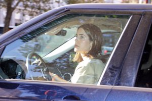 Sofía Palazuelo abandonó el palacio de Liria conduciendo su propio coche