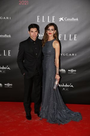 Eva González y Cayetano Rivera derrocharon sonrisas en los Premios Elle