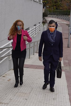 Rocío Carrasco, con su abogado, a su llegada a los Juzgados de Alcobendas