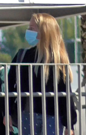 Irene consiguió pasar desapercibida con la mascarilla quirúrgica