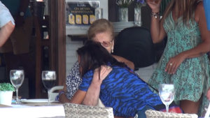 Olga Moreno, muy cariñosa con su suegra