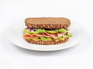 Sándwich de Pollo Relleno Tello, Manzana y Aguacate