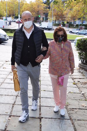 Teresa, siempre arropada por Gustavo Guillermo