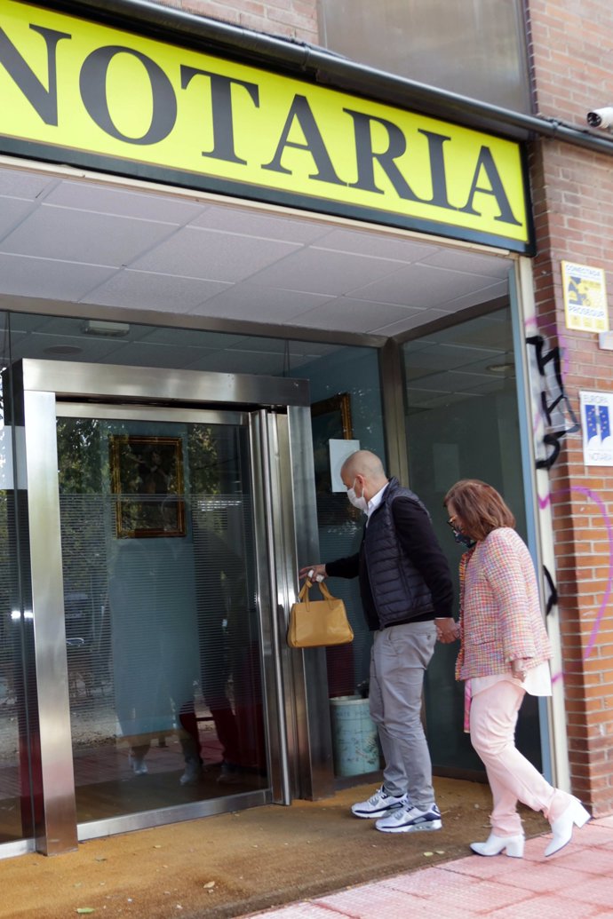 Teresa visitó un notario