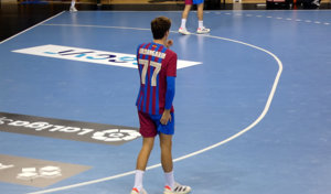 Pablo Urdangarín juega con el 77 a la espalda en homenaje a su padre, que jugó con el 7 en el Barça