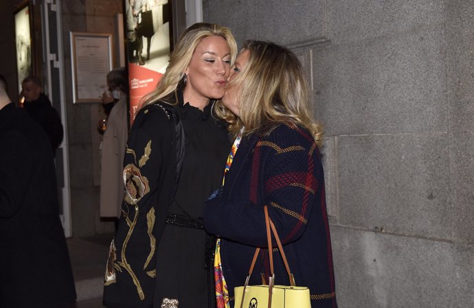 Las hijas de Concha Márquez Piquer, Iris y Conchitín