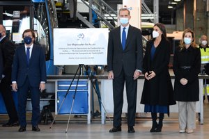 Los Reyes han presidido el 75º aniversario de la EMT Madrid