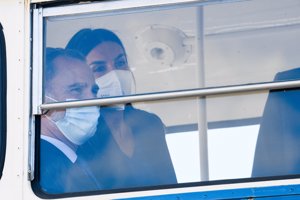 Es poco habitual ver a los Reyes utilizando el transporte público