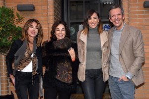 Ana Rosa, de lo más sonriente con Ana Terradillos, Patricia Pardo y Joaquín Prat