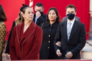 Pauline y Louis con su mujer Marie, hijos de Estefanía de Mónaco