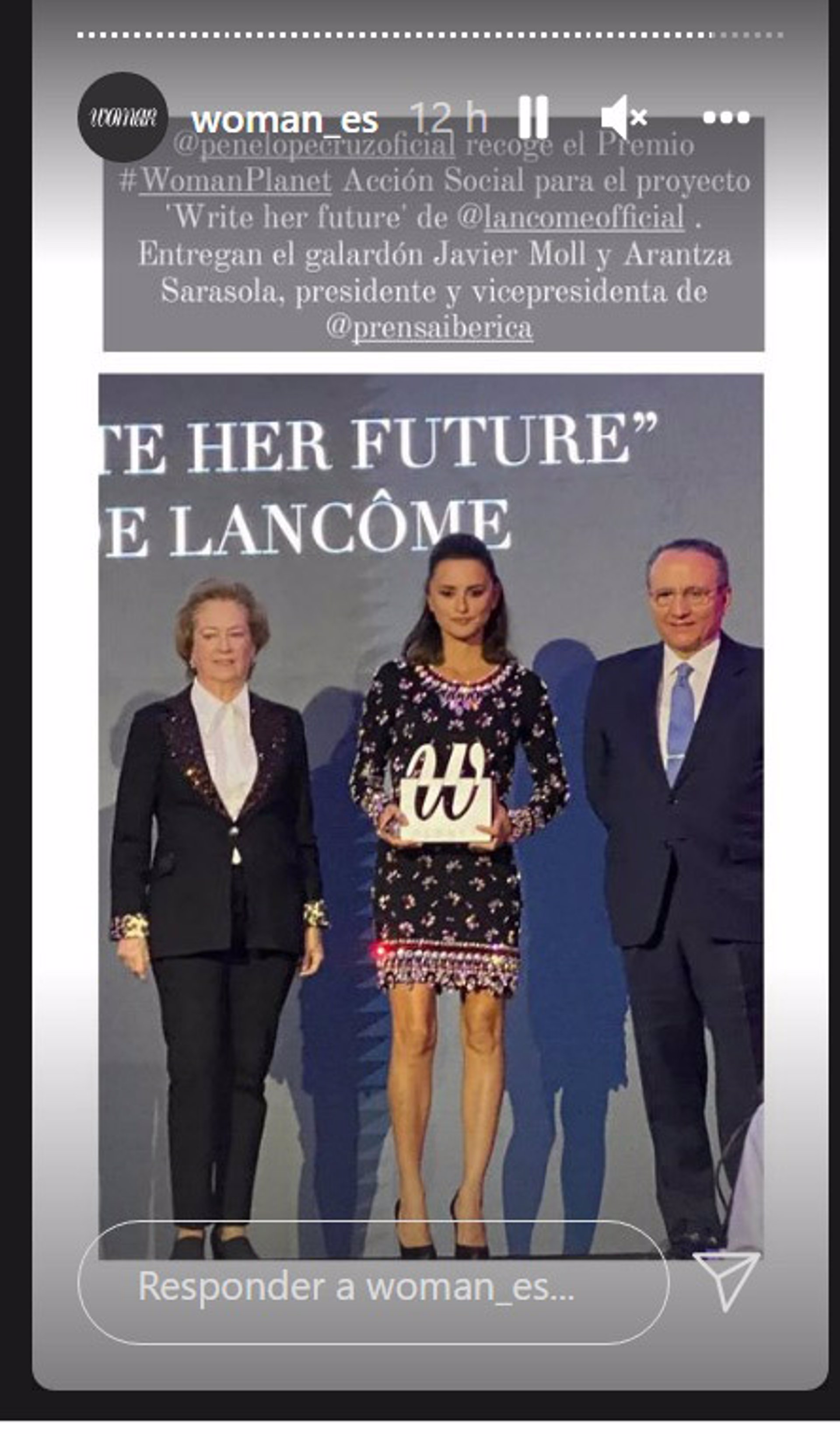 Penélope Cruz recogiendo el Premio Woman como emajadora de Lancôme