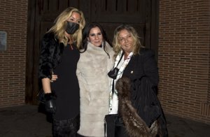 Diana Navarro, muy cariñosa con las hijas de la artista