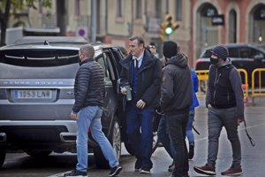 Liam Neeson se deja ver en Barcelona rodando 'Marlowe'