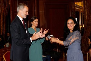 La Reina Letizia impresiona con su último look en Suecia