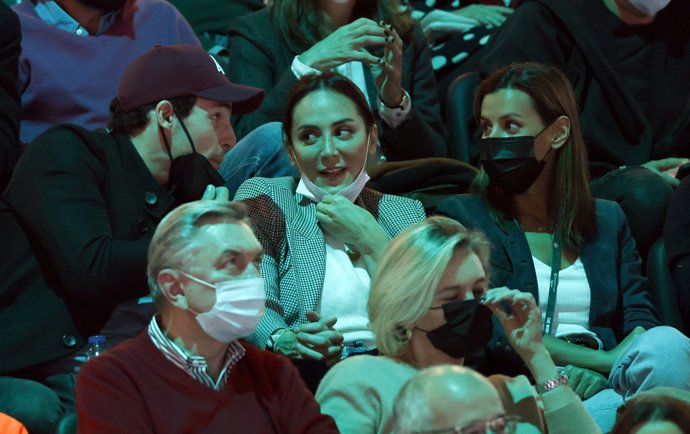 Tamara, Ana e Íñigo presumieron de complicidad durante todo el partido