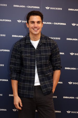 Álex González se deshace en halagos hablando de María Pedraza